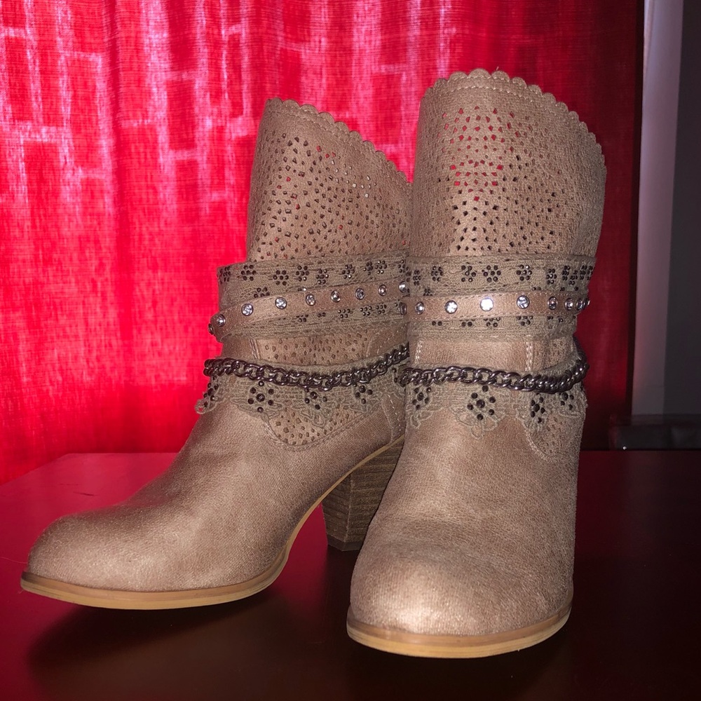 Not rated ankle booties 7.5